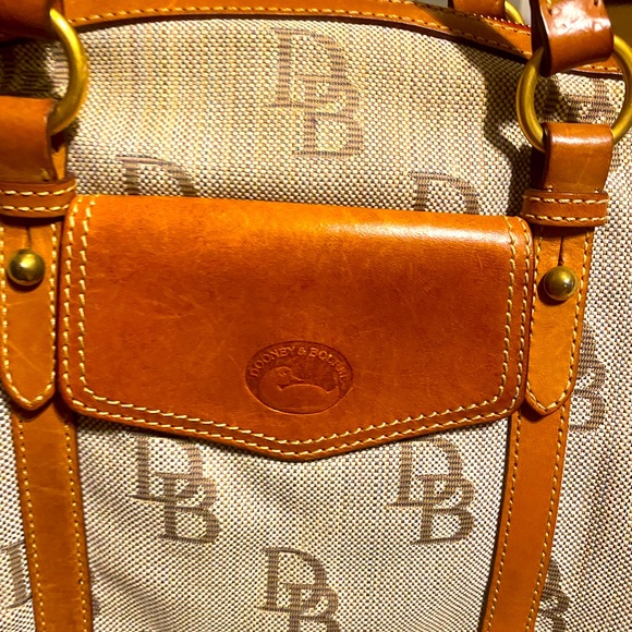 Dooney & Bourke Monogram Shoulder Handbag - Picture 3 of 8